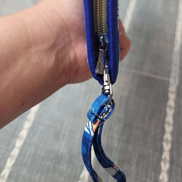 WELLSPRING Wristlet/Wallet - Picture 2 of 9